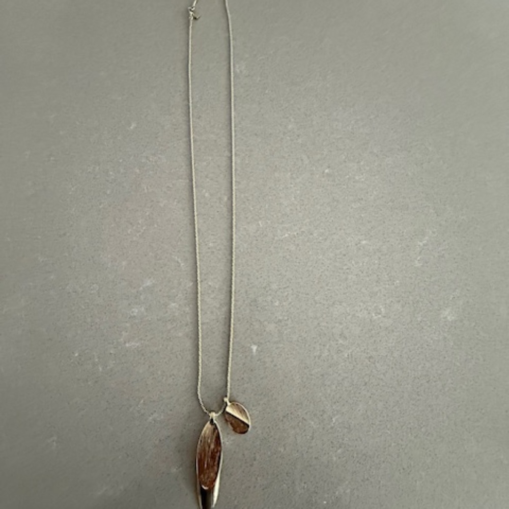 Banana Republic Costume Gold Necklace Pendant 17" EUC